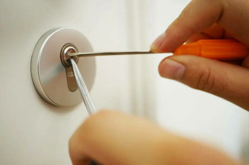 Professioneller Schlüsseldienst - Türöffnung ohne Beschädigung in der Nähe
